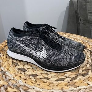 Nike Flyknit Racer Oreo Size 10